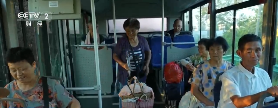_从“菜园子”到“菜市场” “扁担公交”护航高温下的“菜篮子”_从“菜园子”到“菜市场” “扁担公交”护航高温下的“菜篮子”