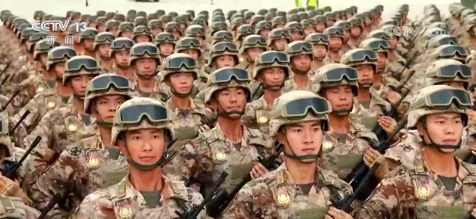 _阅兵方队训练视频_阅兵高颜值方队大揭秘