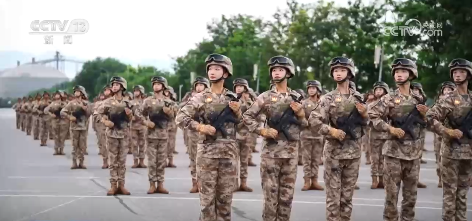 阅兵方队训练视频_阅兵高颜值方队大揭秘_