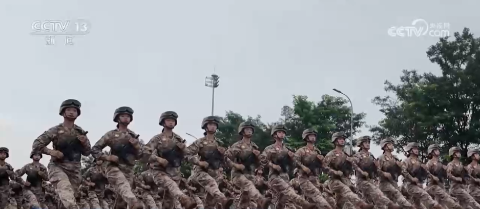 阅兵方队训练视频__阅兵高颜值方队大揭秘