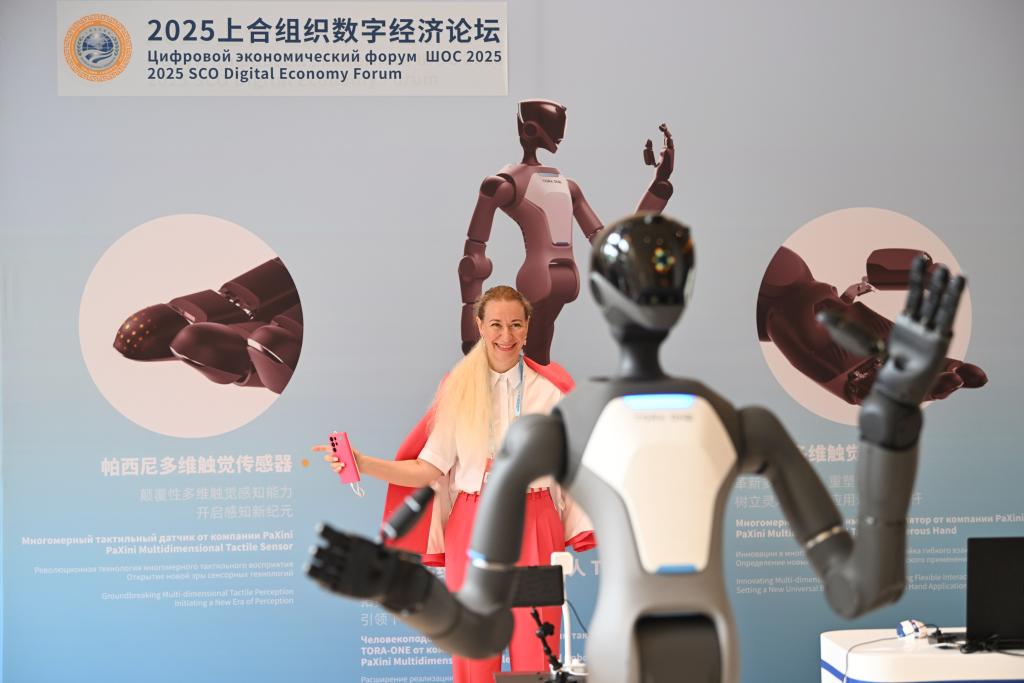 _凝聚了共识与合力_共识更加凝聚